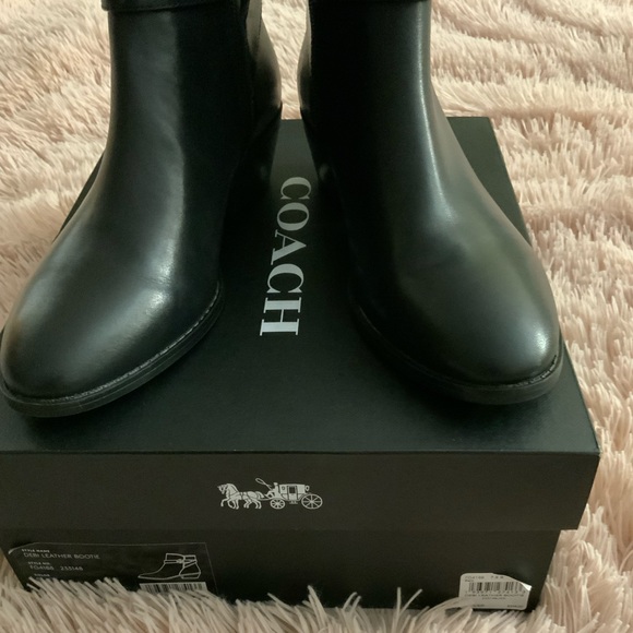 Coach women’s boots size 7.5 - Picture 4 of 5